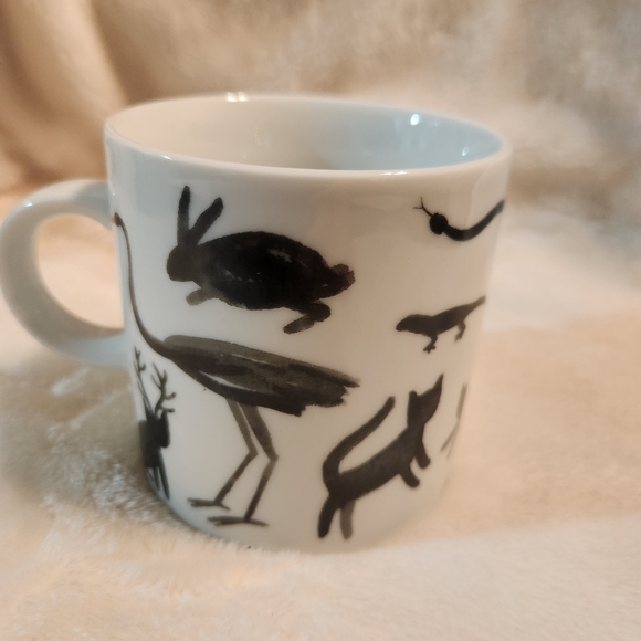 DANIKA STUDIO 14 Oz Coffee Mug Cup Black on White Animal Sketch Pattern - Picture 2 of 4